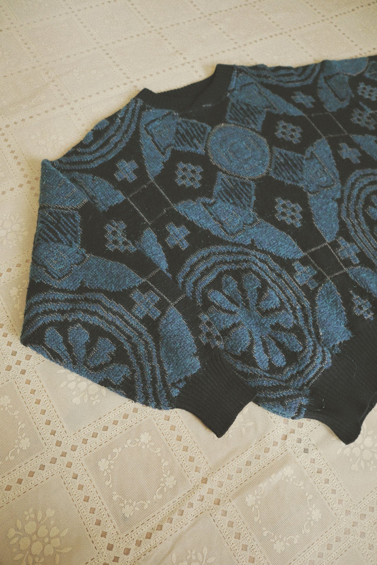 Medallion Motif Knit, Blues